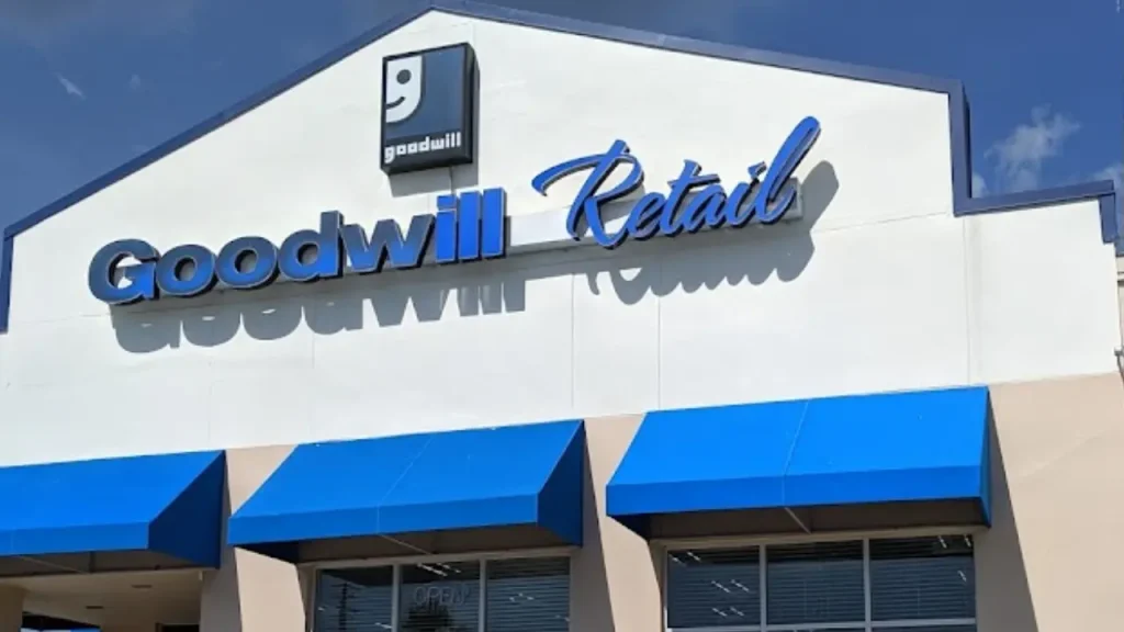 Goodwill Outlet St. Petersburg Store